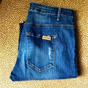 Skinny jeans🔹 donated to charity